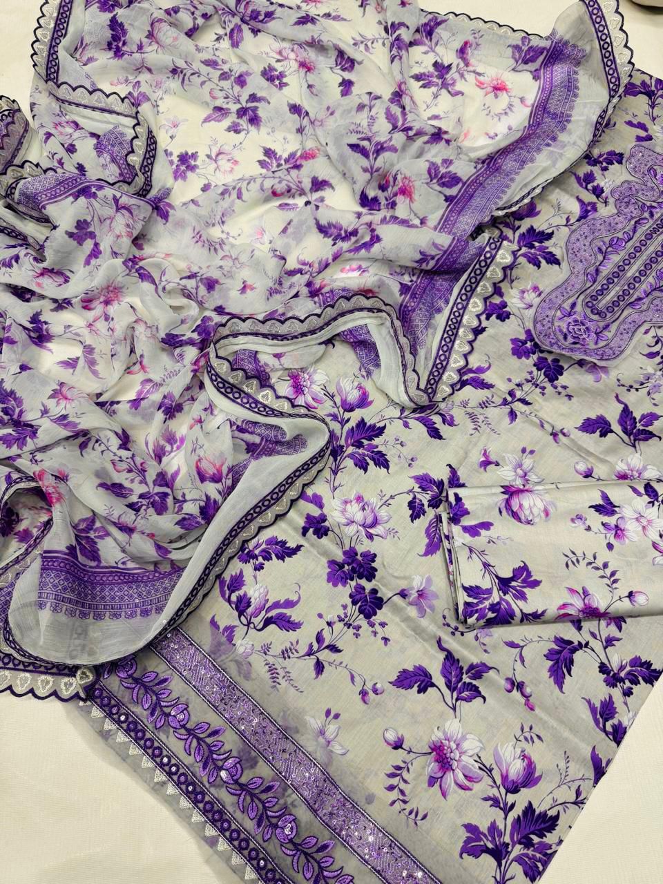 Afrozeh Digital Printed Lawn – 3 Piece Unstitched Suit